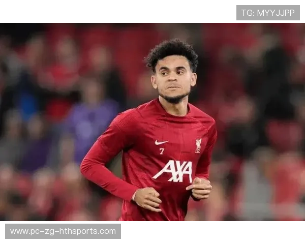 利物浦迪亚斯过掉一人强势内切，展现顶级足球技艺